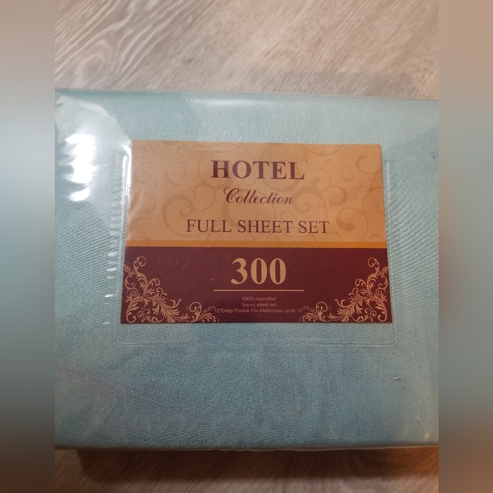 NWT Hotel Collection Full sheet set